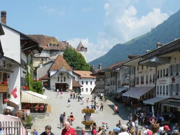 Private Gruyères Castle,Cheese and Chocolate Tour