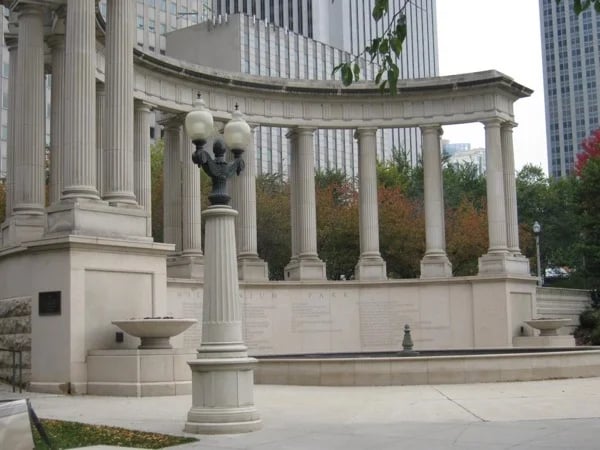 Downtown Chicago 'Loop' Highlights Tour