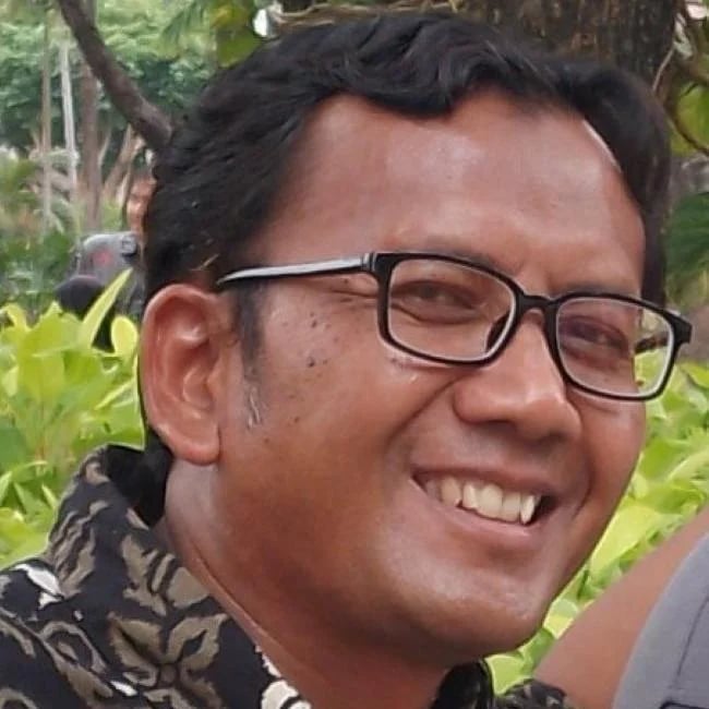 Dwi S.